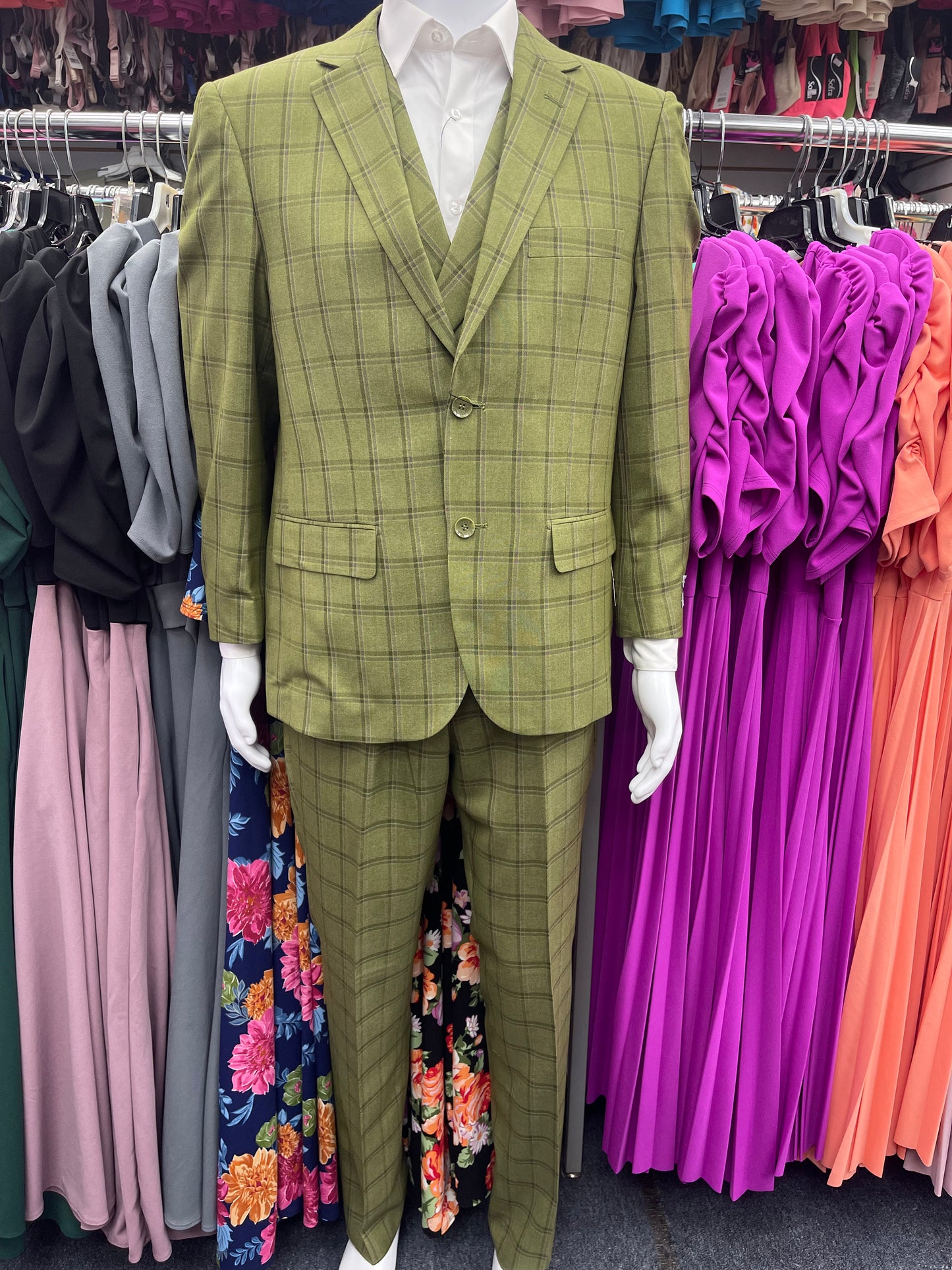 Men Modern Fit suit 3 pcs Moss green