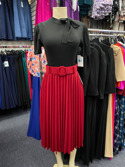 Leslie pleated Midi skirt